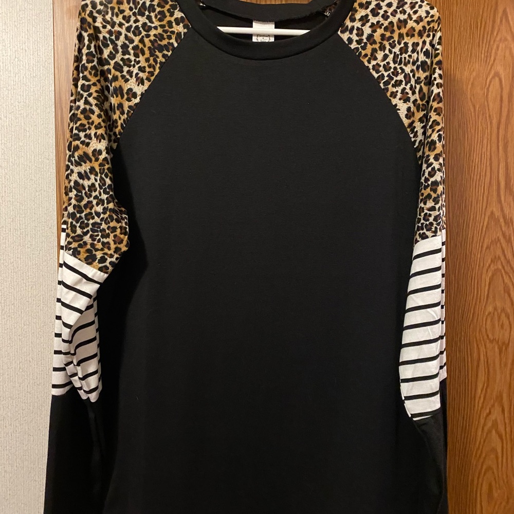 NWT Sunshine & Rodeos Long Sleeve Top Size L